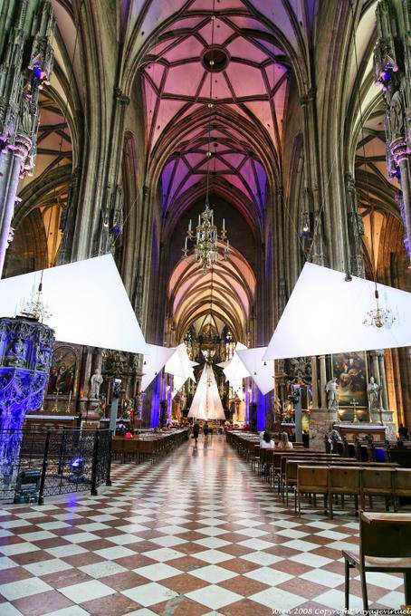 Stephansdom, Innenansicht di gotischen Doms - Vienna - Austria
