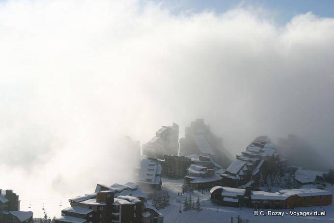 Nebbia spettrale, Avoriaz - Alpi, Francia
