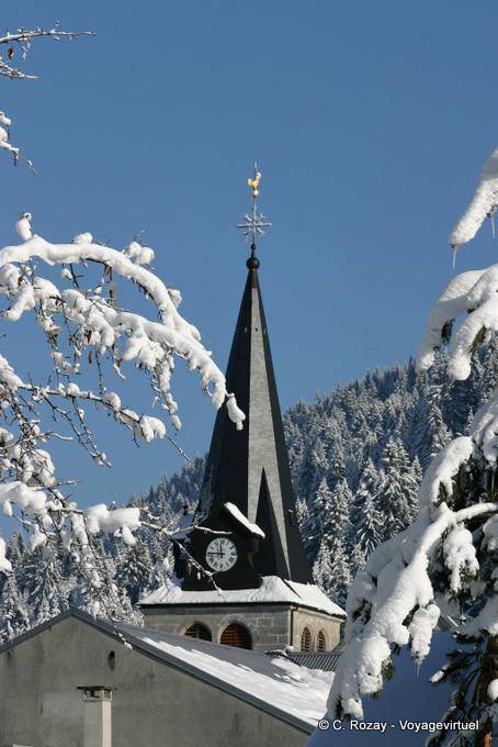 Campanile della Chiesa della Natività di Maria, Les Gets - Alpi, Francia