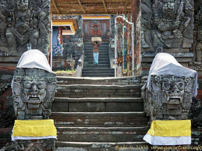 Gianyar ingresso al tempio - Bali