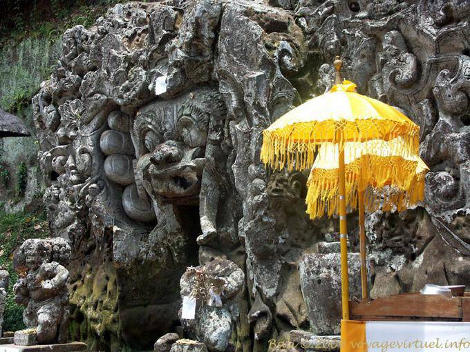 L'ingresso alla cantina dell'elefante, Elephant Cave - Bali