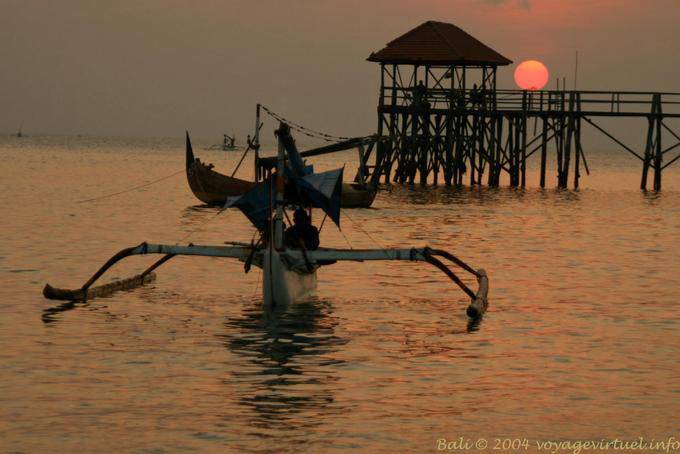 Sole rosso su, Jimbaran - Bali