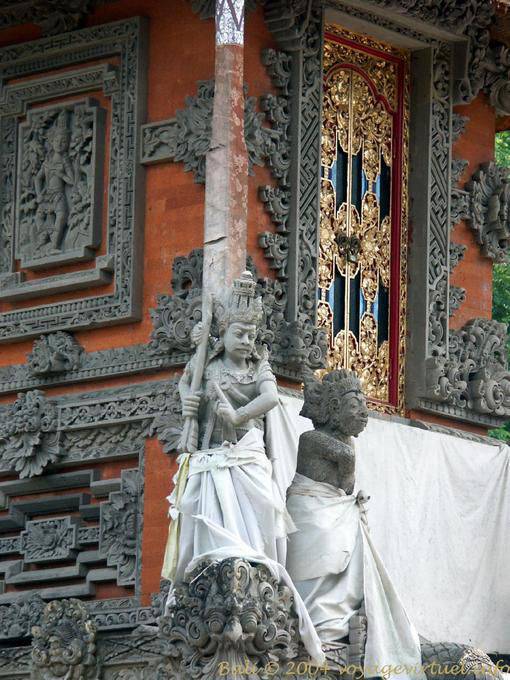 Statue drappeggiato Kehen - Bali