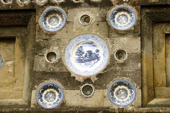 Decorazione porcellana, Tempio Pura Kehen - Bali