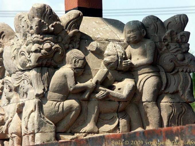 Statua dei palazzi galleggianti o Taman Gili Klugkung - Bali