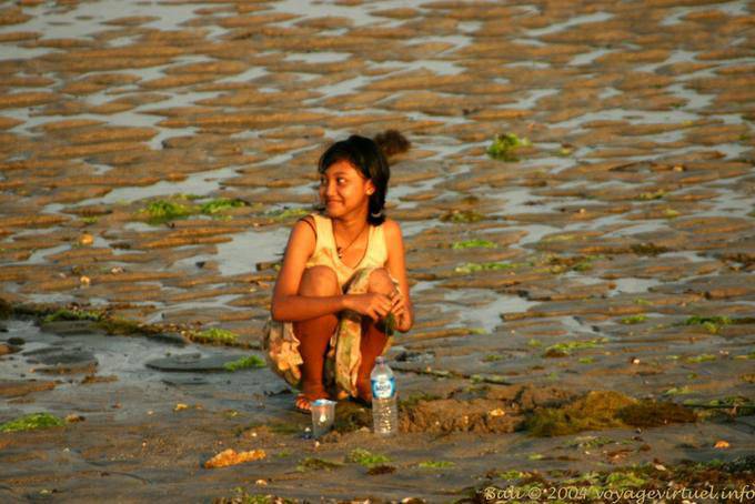 Giovane ragazza sulla spiaggia, Nusa Dua - Bali