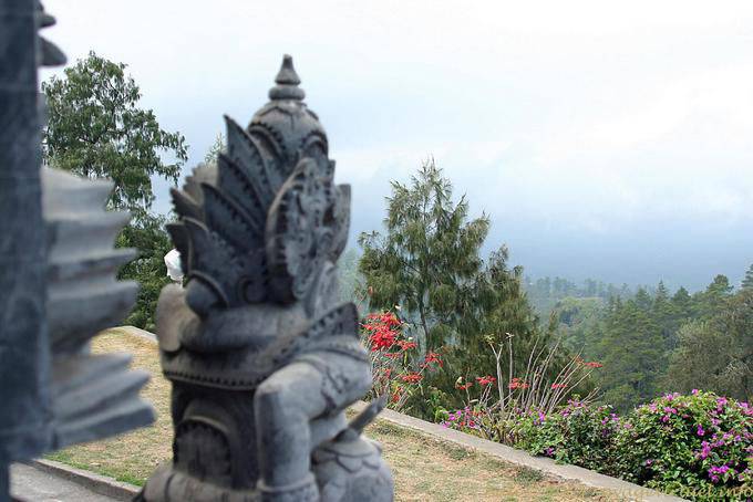 Vue depuis l'une des terrasses du Pura Tegeh Koripan, Gunung Penulisan Tempio Bali  