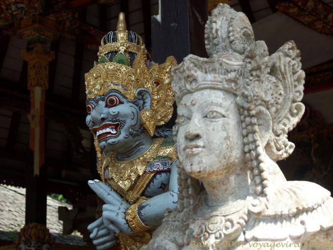 Religious Gunung Kawi-facce Pura - Bali