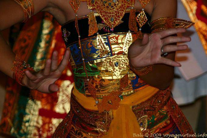Costune Zoom e selvaggina delicata mano, danza Ramayana Nusa Dua - Bali