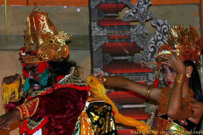 Ramayanesque feroce lotta, danza Ramayana Nusa Dua - Bali