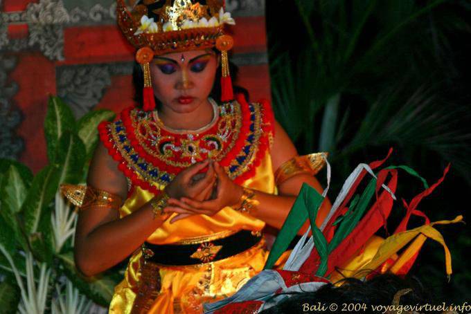 Goccia mano, danza balinese Ramayana - Bali