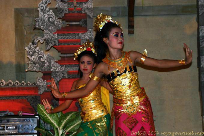 Ragazze balletto, danza Ramayana Nusa Dua - Bali