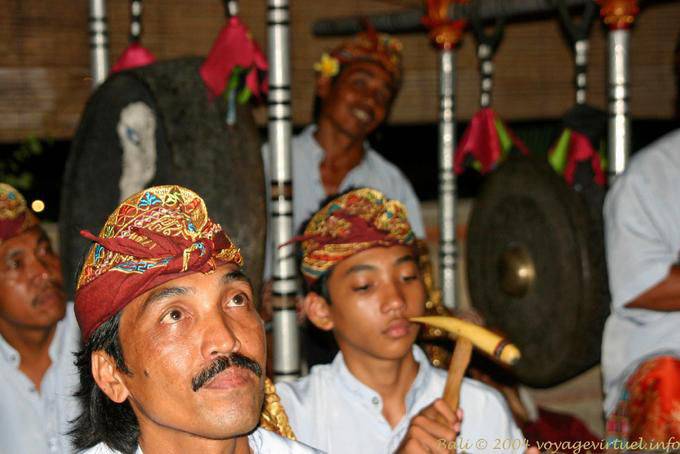 Musicisti estatica ballare Ramayana Nusa Dua - Bali