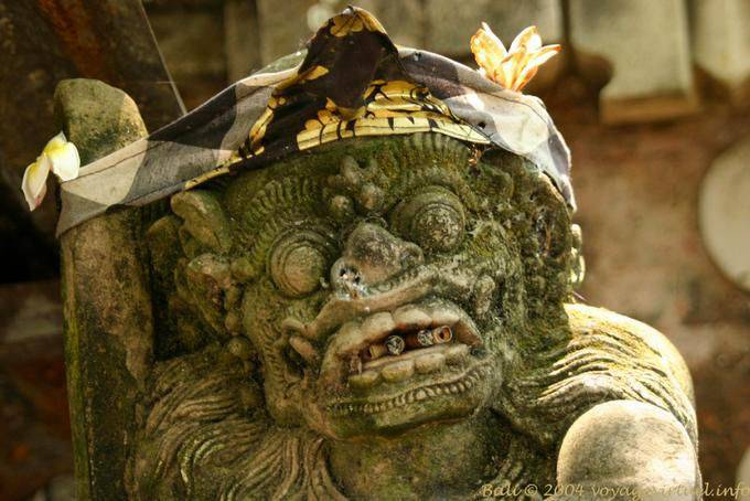 Figura mostruoso mozziconi, Tempio Rambut Siwi - Bali