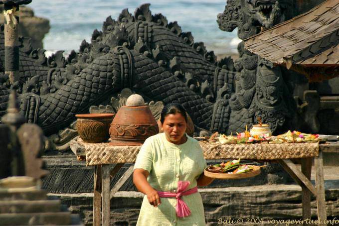 Autel aux offrandes, Tanah Lot Bali 