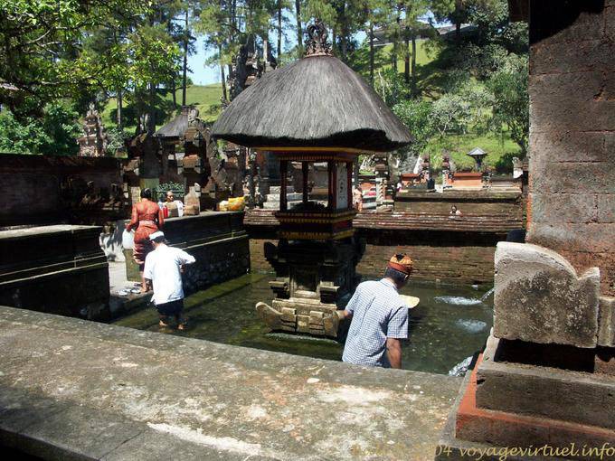 Piscina di acqua santa, Tirta Empul - Bali