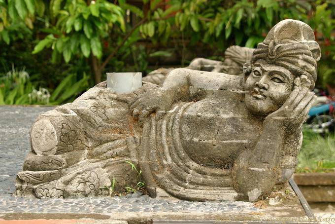 Reclining statua, Ubud - Bali