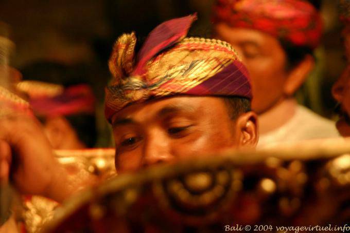 Testa Musicista Barong danza - Bali