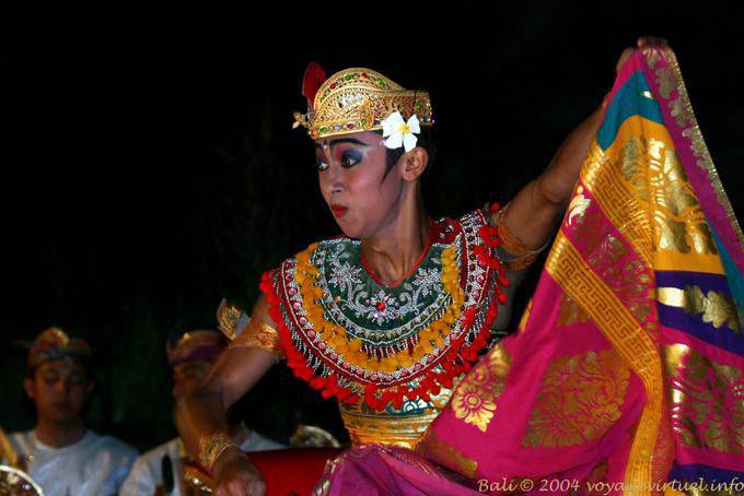 Mimica speciale, Barong danza - Bali