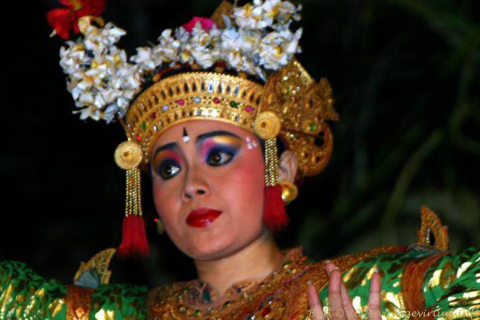 Occhi coronato ballo Barong - Bali