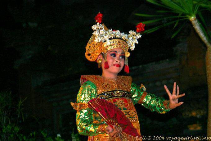 Sorriso messa in scena tradizionale, Barong danza - Bali
