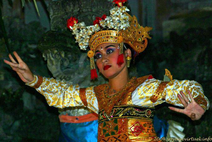 Ballerino Legong, Barong danza - Bali