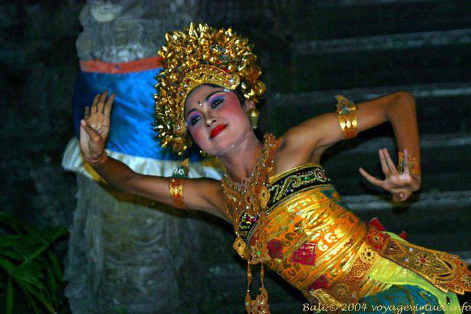 Dancing Queen, Ubud, Barong Danza - Bali