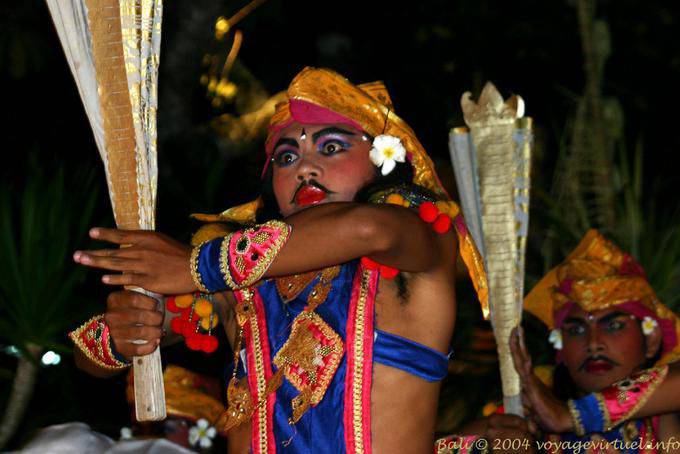 Bali Ubud Barong ballerina indossa occhio gamma chiuso - Bali