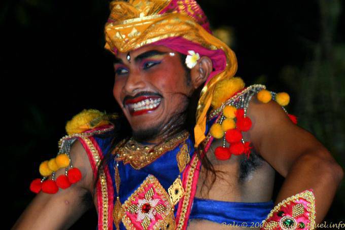 Danzatrice sardonica, Ubud Barong - Bali