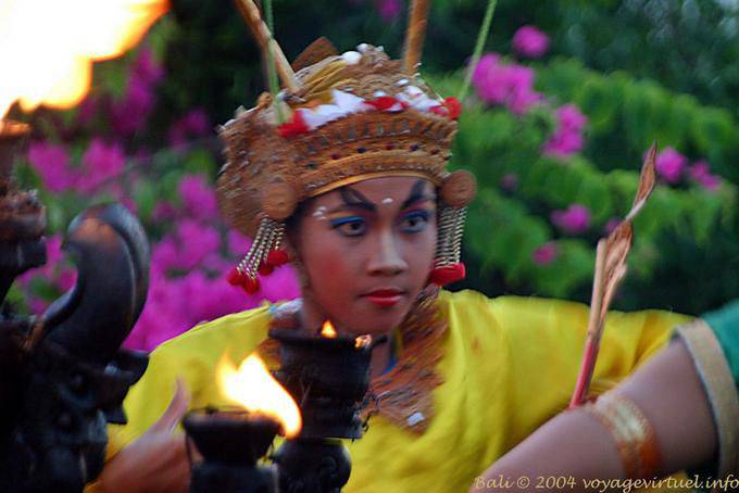 Trasporto Flame Uluwatu Kecak danza - Bali