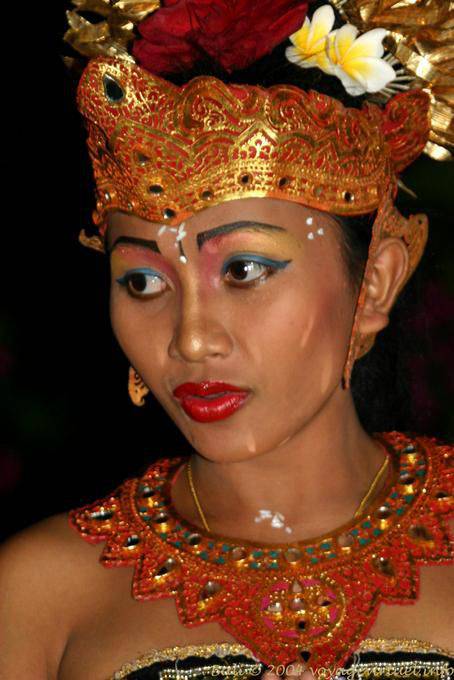 Danzatore balinese con gli occhi tristi Uluwatu Kecak - Bali