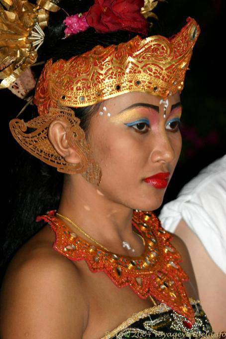 Ritratto di Uluwatu Kecak Balinese ballerino ballo - Bali