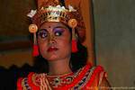 Sguardo obliquo del ballerino, Balinese danza, Bali.