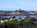 Il canale per l'isola di Costaérès, Saint-Guirec, Bretagna, Francia.