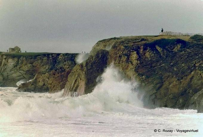 Schiuma dei giorni durante la tempesta, Quiberon, Bretagna - Francia