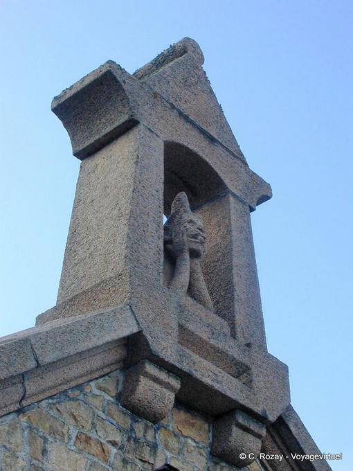 Granito Imp sulla casa con doccioni, percorsi Douaniers, Ploumanac'h, Bretagna - Francia