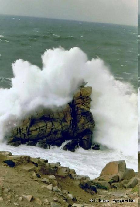 Ondata di rottura, costa selvaggia, Quiberon, Bretagna - Francia