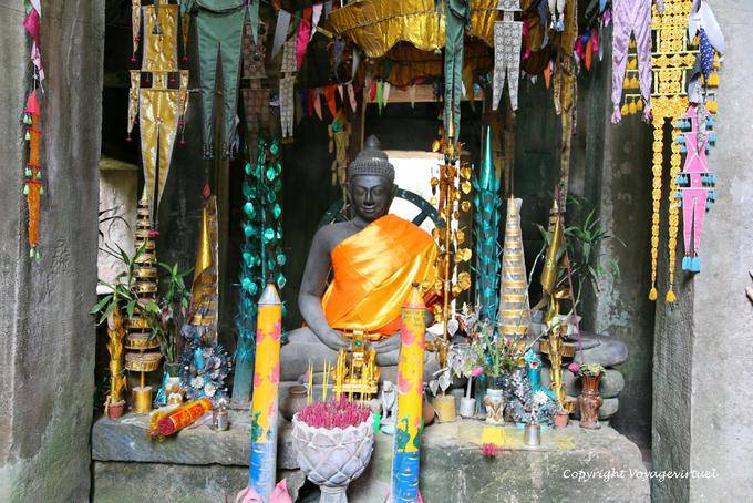 Di gopuras Buddha seduto, Banteay Kdei, Angkor, Cambogia