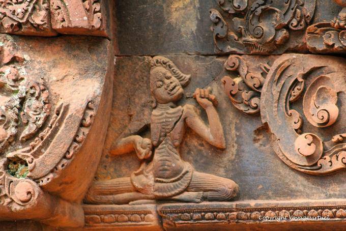 Particolare di un frammento bassorilievo, Banteay Srei, Angkor, Cambogia