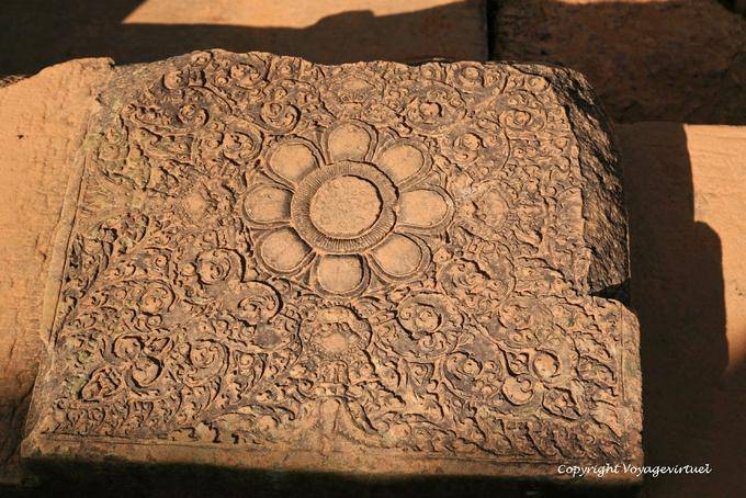 Decorazione floreale stilizzato, Banteay Srei, Angkor, Cambogia