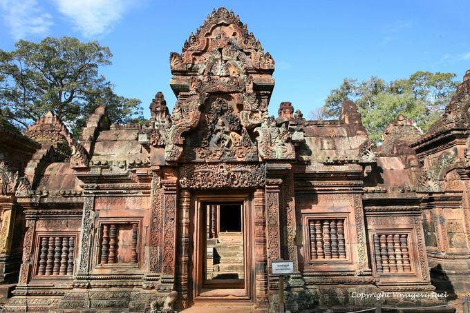 Facciata gopura I, lato est, Banteay Srei, Angkor, Cambogia