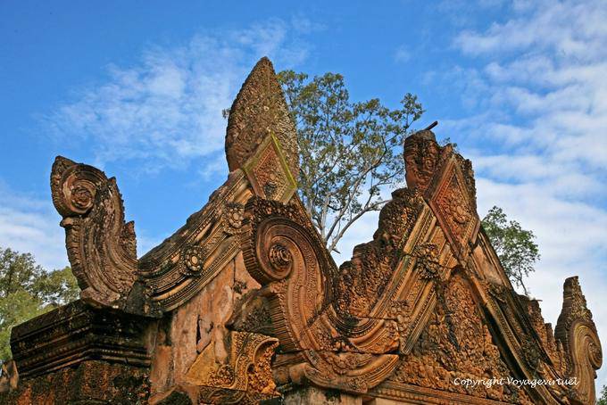 Timpano di gopura Tribhuvanamahesvara, Banteay Srei, Angkor, Cambogia