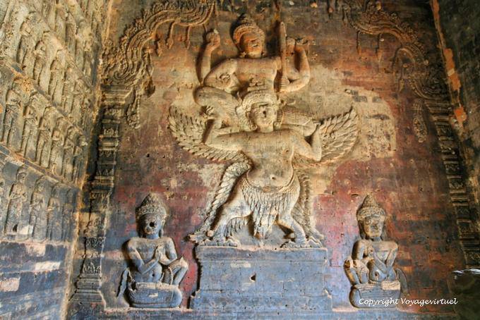Vishnu in sella a una garuda, Prasat Kravan, Angkor, Cambogia