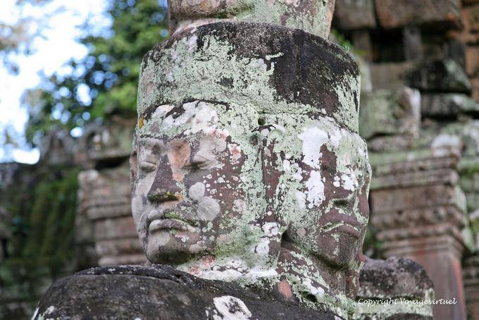 Doppia testa scolpita, Preah Khan, Angkor, Cambogia