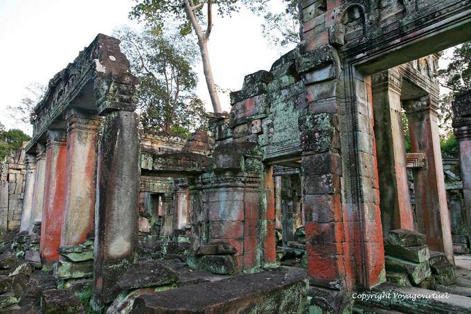 I colori sulle rovine del tempio del monastero, Preah Khan, Angkor, Cambogia