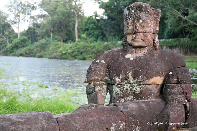 Cieco Deva Bridge in Naga Preah Khan, Angkor, Cambogia