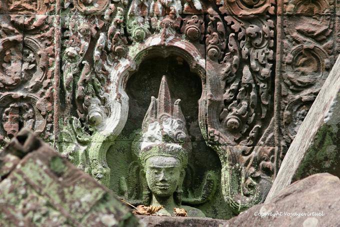 Miniature nella parete Ta Phrom, Angkor, Cambogia