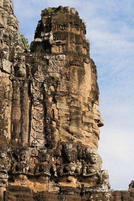 Profilo Re su porta ad Angkor Thom, Angkor, Cambogia