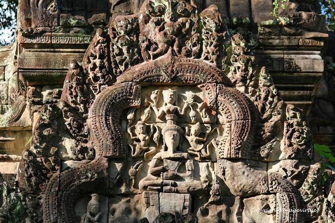 Altre sculture frontone Thommanon, Angkor, Cambogia