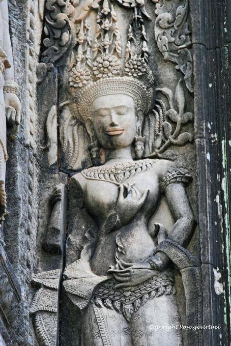 Devata belle labbra rosa, Thommanon, Angkor, Cambogia